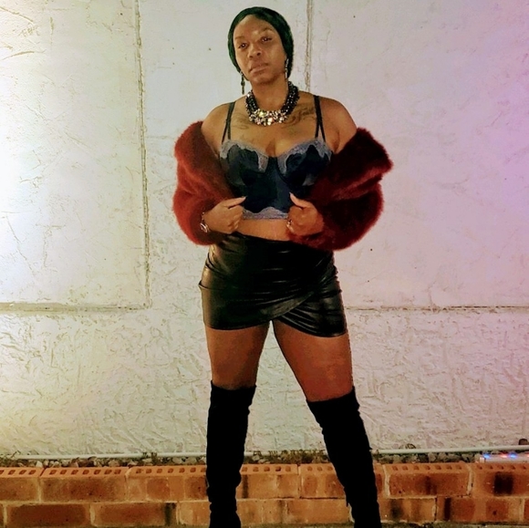 Meet your Posher, Tyesha - Picture 1 of 1